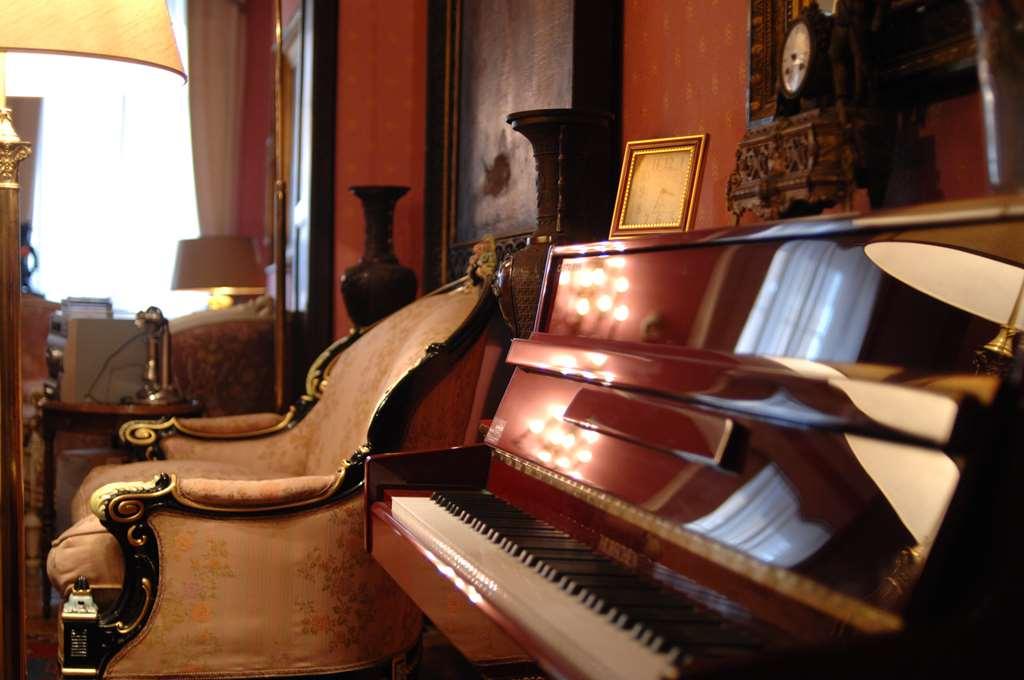 Residenza Frattina Pensionat Rom
